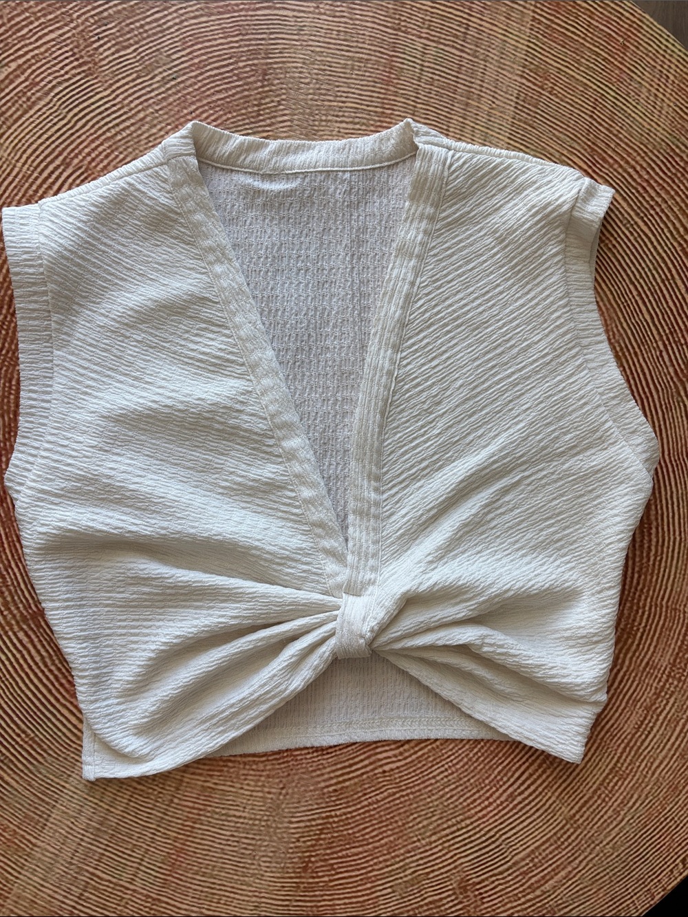 Off white crop knotted blouse LIKE NEW